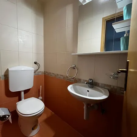Gennie Apartman *